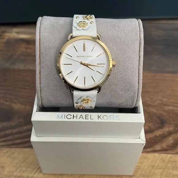Michael Kors | Accessories | Michael Kors White Leather  display picture 2